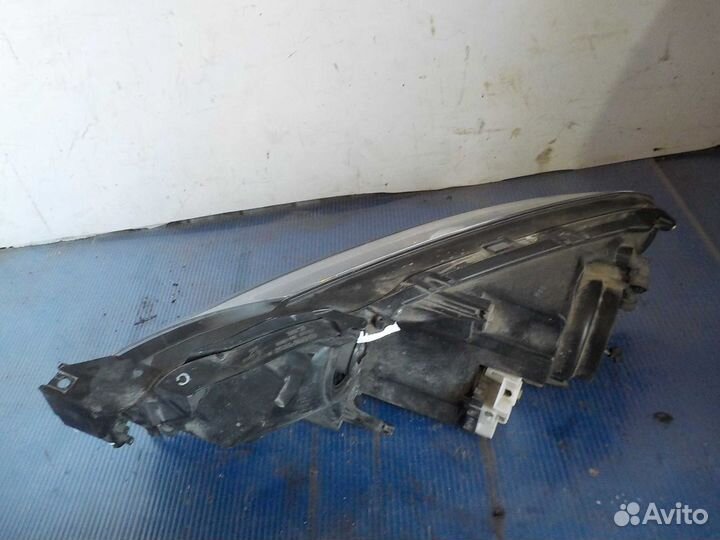 Фара правая Mazda CX-7