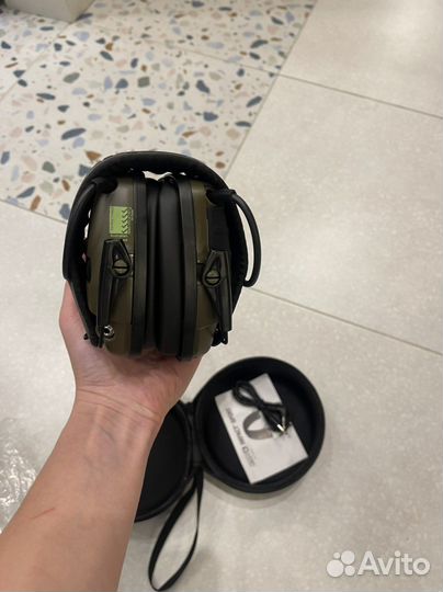 Активные наушники зеленые