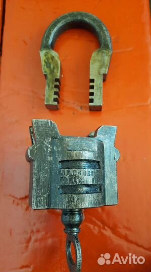 Петли для дверей