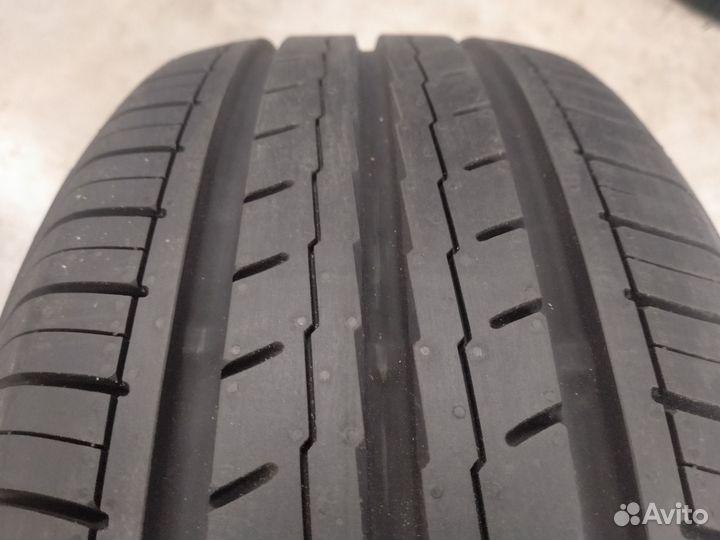 Yokohama BluEarth-ES ES32 215/55 R17 94V