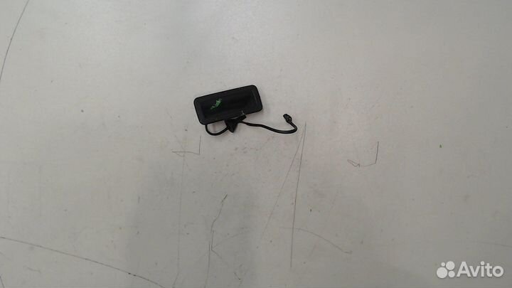 Кнопка багажника Ford Focus 2, 2006