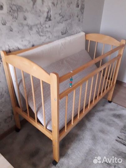 Детская кроватка