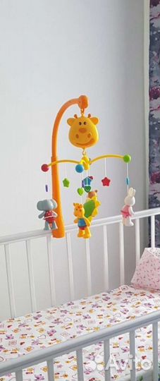 Мобиль на кроватку жирафики