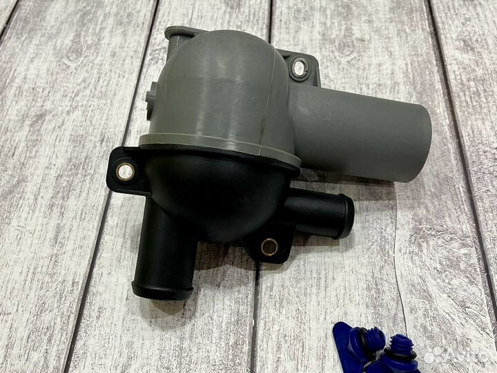 Корпус водяного распределителя Mercruiser