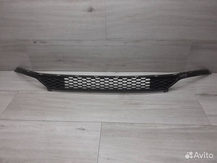 Решетка бампера центральная Kia Cerato 3