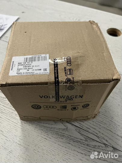 Опора двигателя подушка Volkswagen Polo