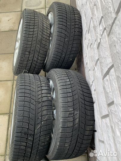 Michelin X-Ice XI3 245/45 R18 100H