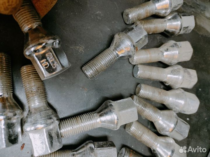 Колесные болты 12х1.25