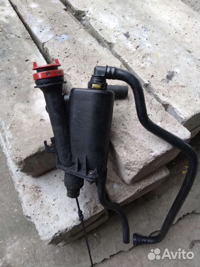 Маслозаливная горловина Opel Vivaro