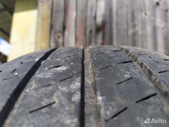 Michelin Agilis 215/65 R16