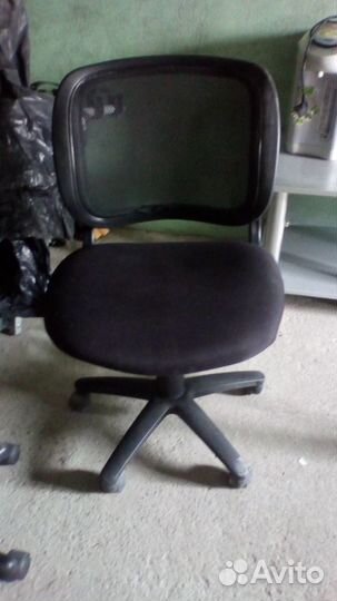 Офисное кресло