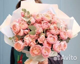 Букет из 19 пионовидных кустовых роз Джульетт