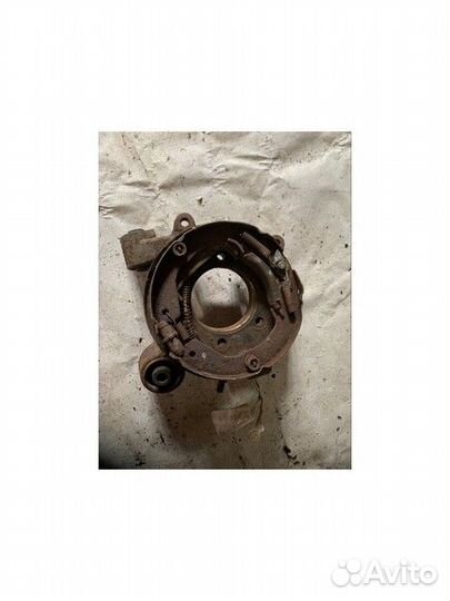 Кулак задний правый Mitsubishi Pajero 3