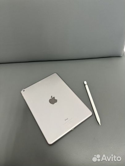 Apple iPad 6 32GB WiFi + Pencil Оригинал