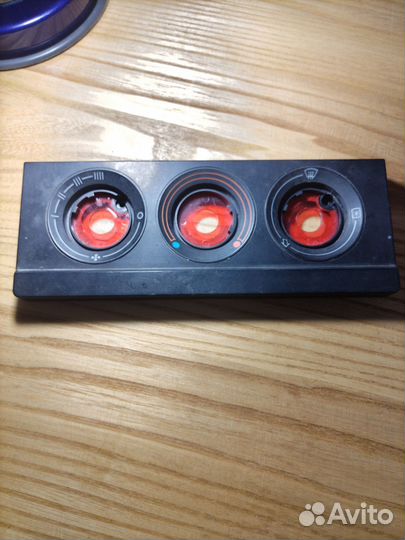 Часть приборной панели