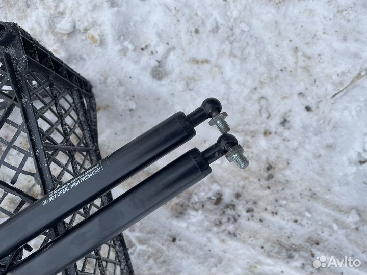 Газовые упоры багажника калина