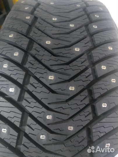 Yokohama IceGuard Stud IG65 235/55 R18 104T