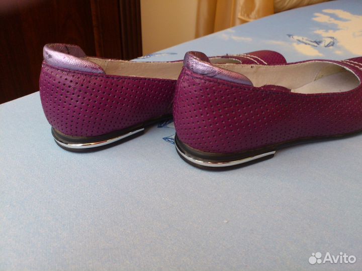 Новые кожаные туфельки 33 и 37 размер