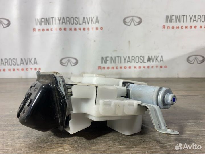 Замок крышки багажника задний Infiniti Nissan Qx56