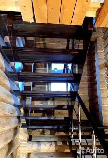 Г-образная лестница с поворотом