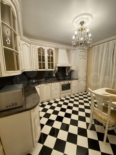 3-к. квартира, 87 м², 5/12 эт.