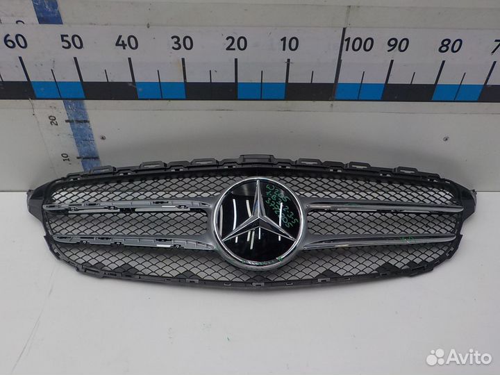 Б/У Б/У Решетка радиатора A2058801704 mercedes