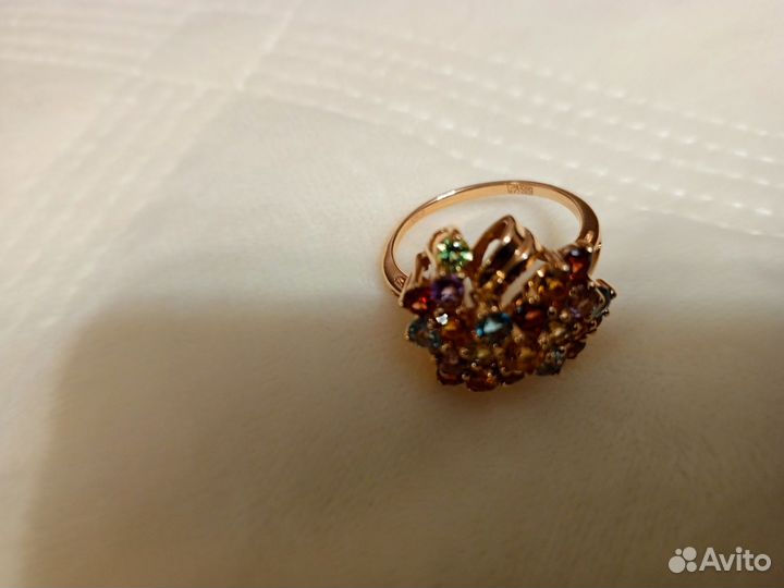 Золотое кольцо с полудрагоценными камнями 18-18.5р