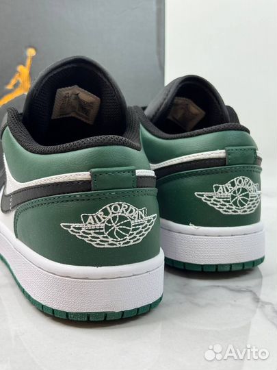 Кеды Air Jordan 1 Low Green Toe (2025) Премиум