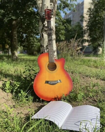 Акустическая гитара новая с чехлом
