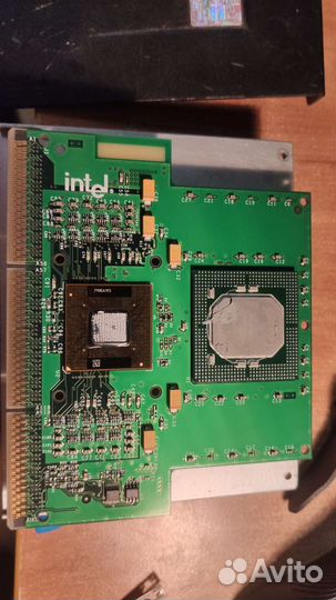 Intel Pentium III Xeon 500 мгц разъем Slot 2