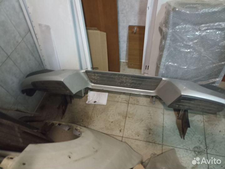 Бампер задний на L200