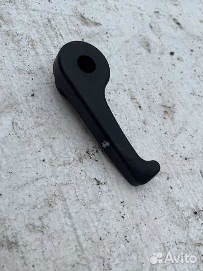 Рычаг открывания капота Kia Sportage 3