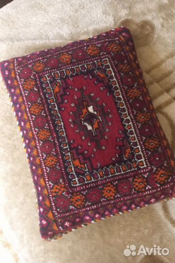 Подушка из ковра Туркменская