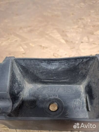 Кронштейн крепления бампера задний Volkswagen