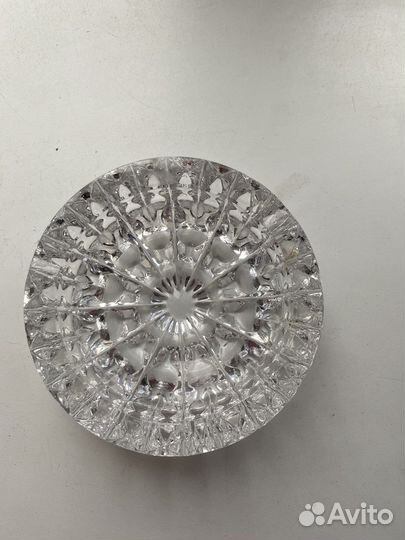 Стеклянная пепельница