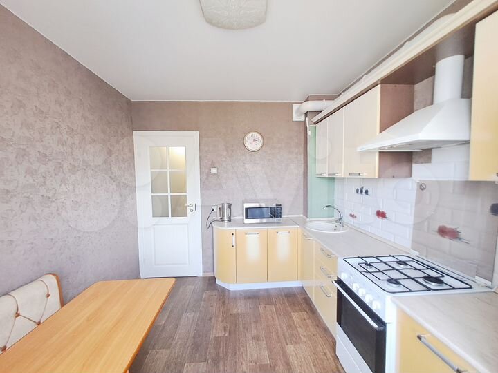 4-к. квартира, 86 м², 8/10 эт.