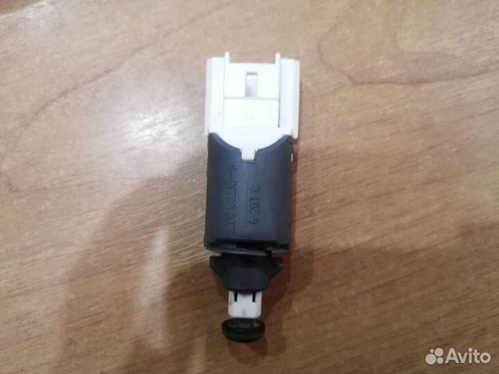 Вк стоп сигнала megane II 8200168238B renault