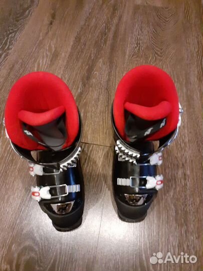 Ботинки горнолыжные