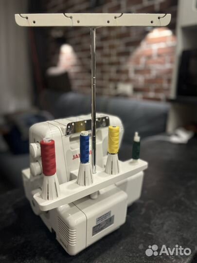 Оверлок Janome