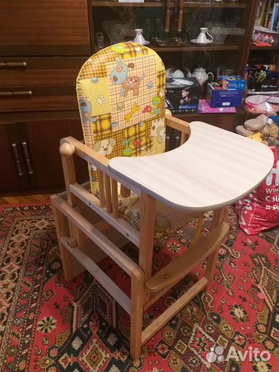 Детский стульчик для кормления