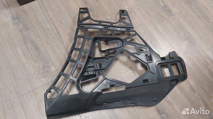 Кронштейн бампера задний правый Mercedes Gl 320