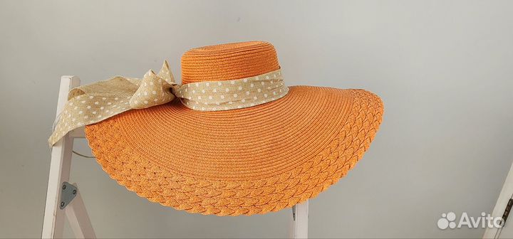 Шляпа с широкими полями