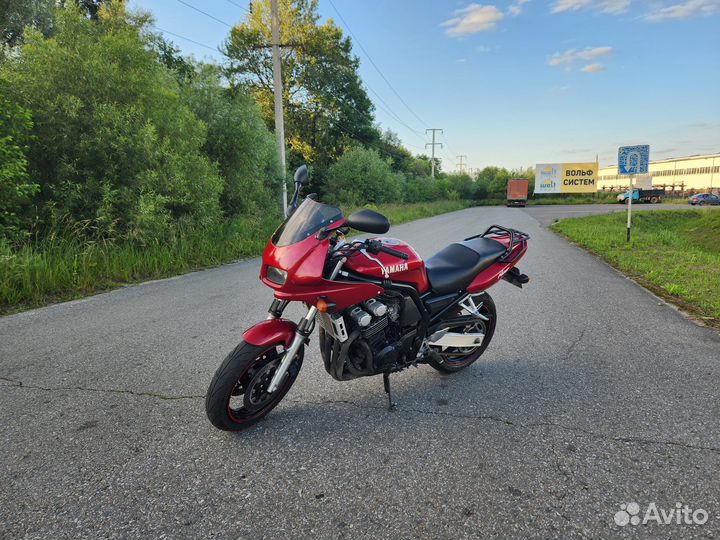 Yamaha FZS600