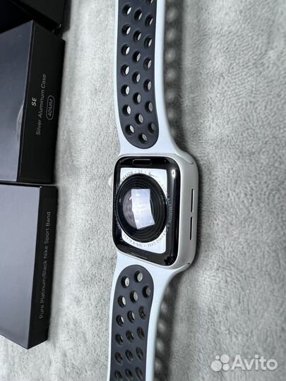 Apple Watch SE Nike оригинал