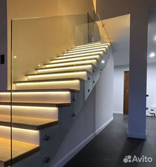 Стеклянные ограждения лестниц