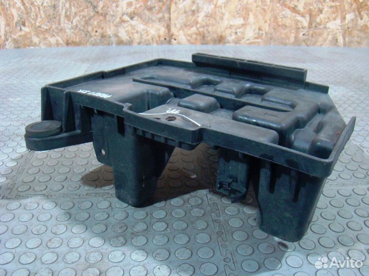 KIA Sportage 3 Крепление АКБ