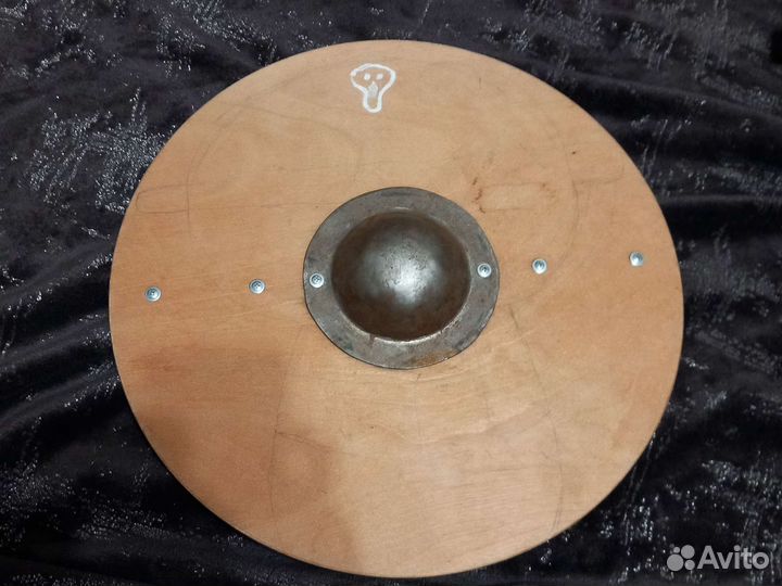 Деревянный автомат, щит и меч. Ручной работы