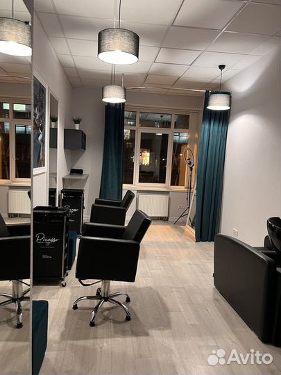 Аренда кресла парикмахера и визажиста