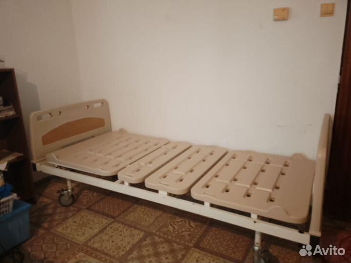 Медицинская кровать в хорошем состоянии
