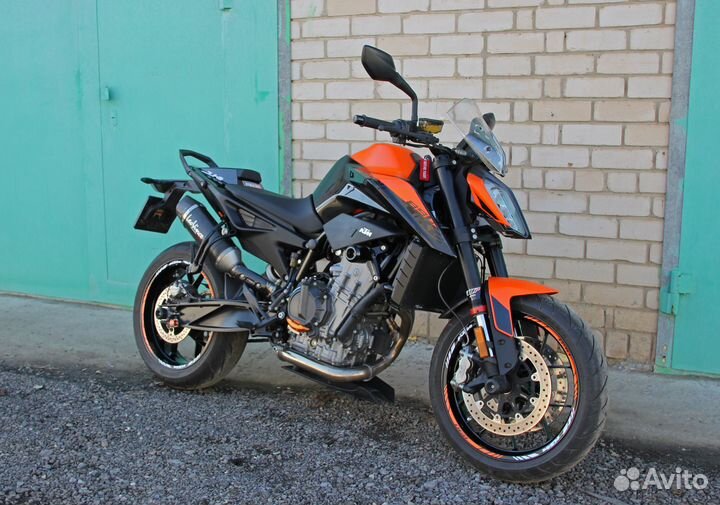 KTM Duke 890